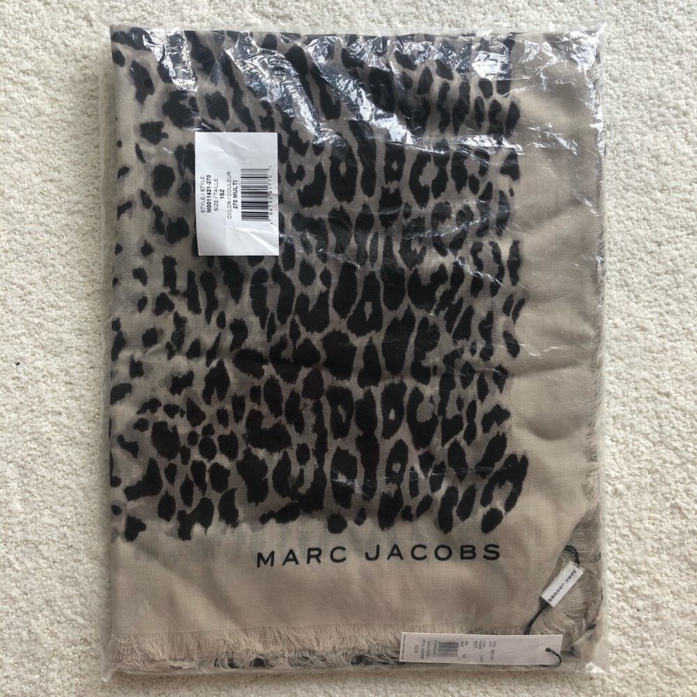 Marc Jacobs leopard brand new scarf